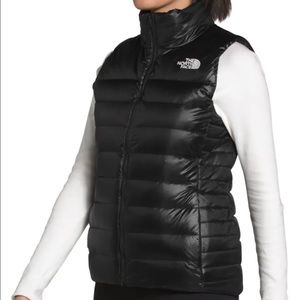 BRAND NEW THE NORTH FACE SMALL BLACK WOMANS VEST.